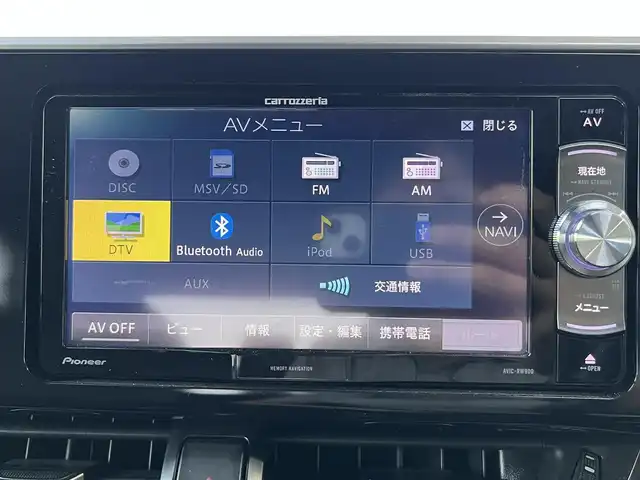 トヨタ Ｃ－ＨＲ G 高知県 2017(平29)年 6.1万km ホワイトパールクリスタルシャイン 社外パイオニアナビ（CD/DVD/BT/フルセグ）/運転席助手席シートヒーター/バックカメラ/本革シート/トヨタセーフティセンス/LDA/PCS/BSM/CS/RCTA/デュアルエアコン/ステアリングスイッチ/ハンズフリー通話/オートハイビーム/ドアバイザー