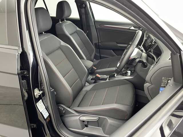 フォルクスワーゲン ＶＷ Ｔ－ロック TDI スポーツ 兵庫県 2022(令4)年 0.9万km ディープブラックパールエフェクト 純正ナビ/電動リアゲート/バックカメラ/レーダークルーズコントロール/前後ドライブレコーダー/BSM/純正アルミホイール/純正フロアマット