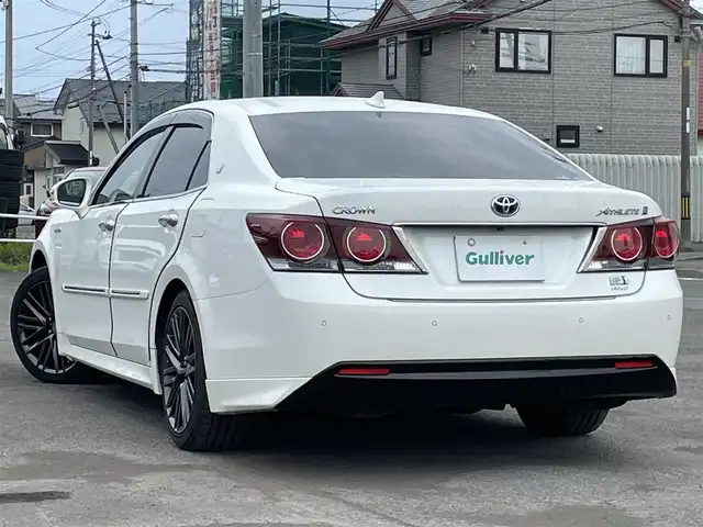 トヨタ クラウン ハイブリッド アスリートS Four JフロンティアLTD 道央・札幌 2017(平29)年 10.8万km ホワイトパールクリスタルシャイン ４WD/寒冷地仕様/サンルーフ/純正メーカーナビ/CD/DVD/BD/BT/フルセグ/プリクラッシュセーフティ/横滑り防止装置/レーダークルーズコントロール/レーンキープアシスト/パーキングアシスト/クリアランスソナー/バックカメラ/ビルトインETC2.0/自動防眩ミラー/ワイパーデアイサー/h粗衣EVMODE/前席パワーシート/前席シートヒーター/前席エアシート/レザーシート/革巻きウッドコンビステアリング/ステアリングリモコン/ハンドルヒーター/MTモード付AT/プッシュスタート/リモートスタート/LEDヘッドライト/オートライト/フォグランプ/電動格納ミラー/ヒーテッドドアミラー/ウィンカーミラー/純正フロアマット/ドアバイザー/社外AW付冬タイヤ積込/215/55/R17/2021年/山7mm