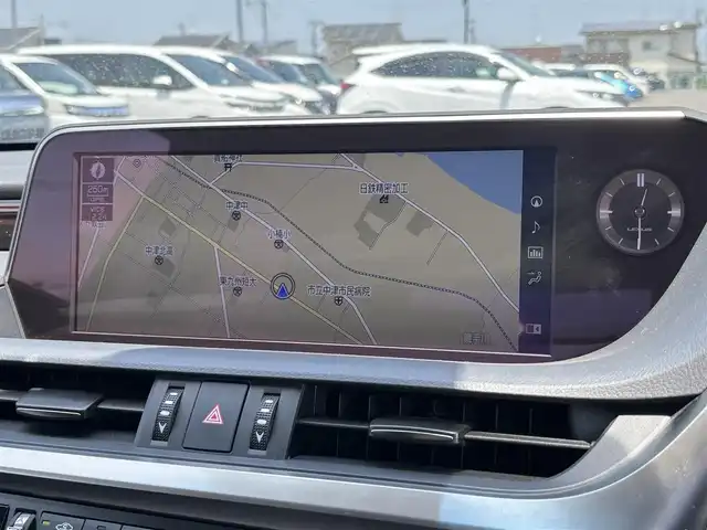 レクサス ＥＳ 300h 大分県 2020(令2)年 3.5万km マーキュリーグレーマイカ ・純正ナビ(CD.DVD.SD.USB.AUX)/・サンルーフ/・テレビキャンセラー/・バックカメラ/・フルセグテレビ/・プリクラッシュセーフティ/・コーナーセンサー/・ブラインドスポットモニター/・オートハイビーム/・レーダークルーズコントロール/・ドライブレコーダー/・ETC 2.0/・パワーシート/・レザーシート/・シートヒーター/・シートクーラー/・シートメモリー/・ステアリングリモコン/・ハンドルヒーター/・パドルシフト