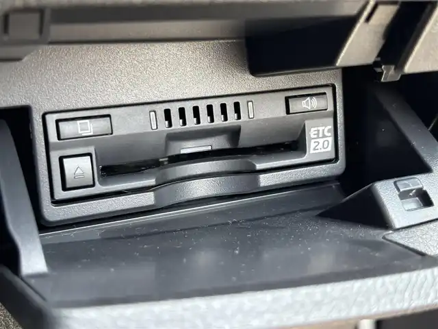 レクサス ＥＳ 300h 大分県 2020(令2)年 3.5万km マーキュリーグレーマイカ ・純正ナビ(CD.DVD.SD.USB.AUX)/・サンルーフ/・テレビキャンセラー/・バックカメラ/・フルセグテレビ/・プリクラッシュセーフティ/・コーナーセンサー/・ブラインドスポットモニター/・オートハイビーム/・レーダークルーズコントロール/・ドライブレコーダー/・ETC 2.0/・パワーシート/・レザーシート/・シートヒーター/・シートクーラー/・シートメモリー/・ステアリングリモコン/・ハンドルヒーター/・パドルシフト