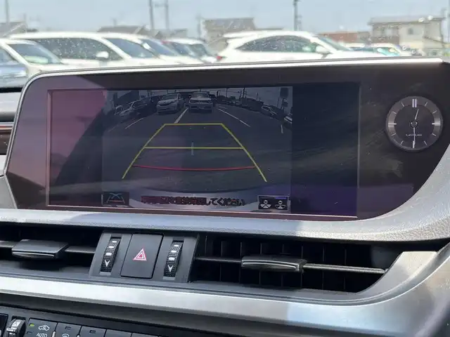 レクサス ＥＳ 300h 大分県 2020(令2)年 3.5万km マーキュリーグレーマイカ ・純正ナビ(CD.DVD.SD.USB.AUX)/・サンルーフ/・テレビキャンセラー/・バックカメラ/・フルセグテレビ/・プリクラッシュセーフティ/・コーナーセンサー/・ブラインドスポットモニター/・オートハイビーム/・レーダークルーズコントロール/・ドライブレコーダー/・ETC 2.0/・パワーシート/・レザーシート/・シートヒーター/・シートクーラー/・シートメモリー/・ステアリングリモコン/・ハンドルヒーター/・パドルシフト