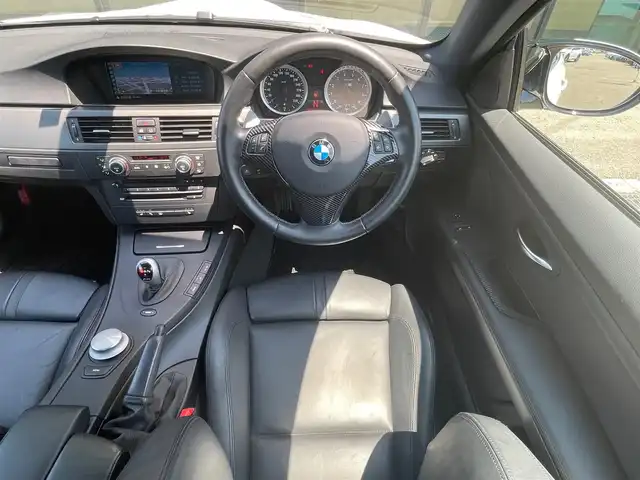 ＢＭＷ Ｍ３ 石川県 2008(平20)年 4.7万km アルピンホワイトⅢ Mドライブパッケージ/黒革シート/シートヒーター/フロント/サイド/リアカーボンスポイラー/カーボンルーフ/純正ナビ/クリアランスソナー/コンフォートアクセス/クルーズコントロール