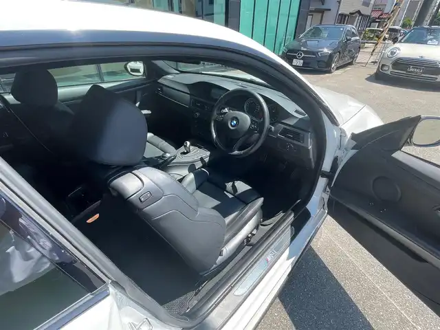 ＢＭＷ Ｍ３ 石川県 2008(平20)年 4.7万km アルピンホワイトⅢ Mドライブパッケージ/黒革シート/シートヒーター/フロント/サイド/リアカーボンスポイラー/カーボンルーフ/純正ナビ/クリアランスソナー/コンフォートアクセス/クルーズコントロール