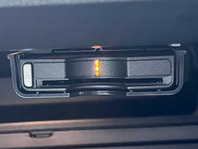 ボルボ ＸＣ４０ T4 モメンタム 静岡県 2020(令2)年 5万km アイスホワイト アダプティブクルーズコントロール/純正ナビ/（フルセグ/BT/USB)/360°カメラ/電動リアゲート/ハーフレザーシート/BLIS/レーンキープアシスト/クロストラフィックアラート/シートヒーター/パワーシート/パーキングアシスト/前後ドライブレコーダー/LEDヘッドライト/純正18インチアルミホイール/ステアリングヒーター/純正フロアマット/ETC
