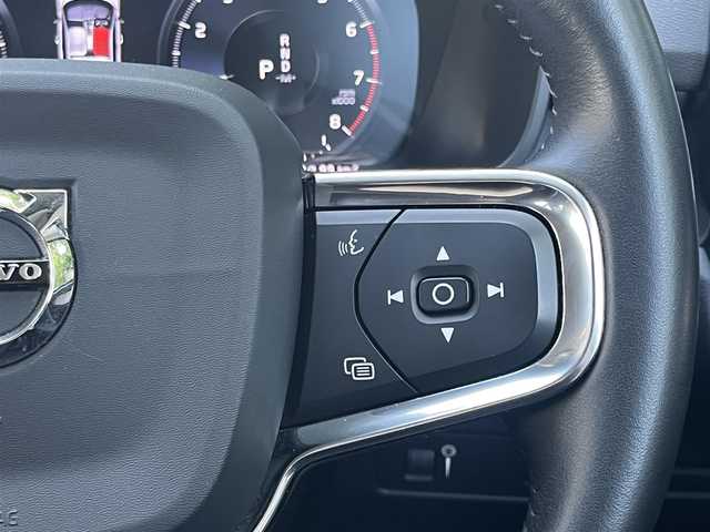ボルボ ＸＣ４０ T4 モメンタム 静岡県 2020(令2)年 5万km アイスホワイト アダプティブクルーズコントロール/純正ナビ/（フルセグ/BT/USB)/360°カメラ/電動リアゲート/ハーフレザーシート/BLIS/レーンキープアシスト/クロストラフィックアラート/シートヒーター/パワーシート/パーキングアシスト/前後ドライブレコーダー/LEDヘッドライト/純正18インチアルミホイール/ステアリングヒーター/純正フロアマット/ETC