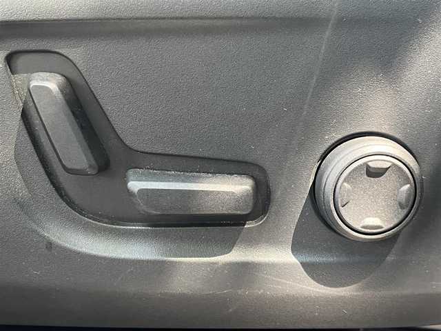 ボルボ ＸＣ４０ T4 モメンタム 静岡県 2020(令2)年 5万km アイスホワイト アダプティブクルーズコントロール/純正ナビ/（フルセグ/BT/USB)/360°カメラ/電動リアゲート/ハーフレザーシート/BLIS/レーンキープアシスト/クロストラフィックアラート/シートヒーター/パワーシート/パーキングアシスト/前後ドライブレコーダー/LEDヘッドライト/純正18インチアルミホイール/ステアリングヒーター/純正フロアマット/ETC