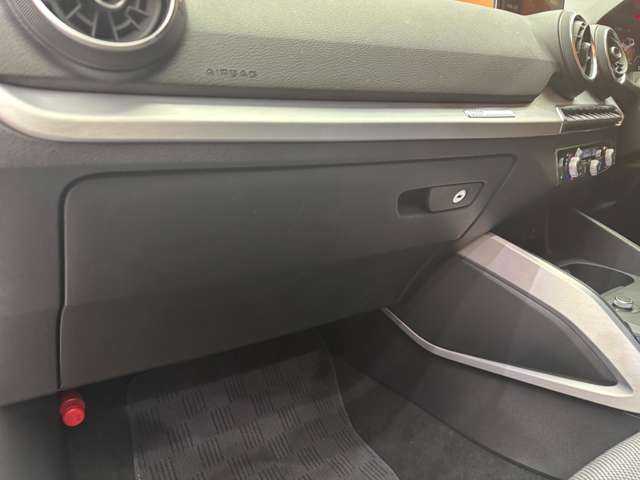 アウディ Ｑ２ 1．0 TFSI スポーツ 千葉県 2018(平30)年 4.8万km ミトスブラックメタリック アシスタンスＰＫＧ　/バーチャルコックピット　/純正ナビ　/バックカメラ　/電動リアゲート　/ＡＣＣ　/シートヒーター　/サイドアシスト　/レーンアシスト　/ＥＴＣ