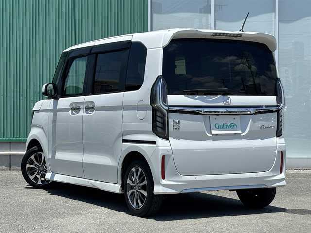 ホンダ Ｎ ＢＯＸ カスタム L 福岡県 2022(令4)年 5万km プラチナホワイトパール ホンダセンシング/横滑り防止機能/レーンキープアシスト/盗難防止機能/衝突被害軽減システム/バックカメラ/純正ナビ/フルセグTV/USB/Bluetooth/CD/ipod/AUX/ETC/純正フロアマット/純正AW/シートヒーター/片側パワースライドドア/イージードアクローザー/ベンチシート/チップアップシート/ACC