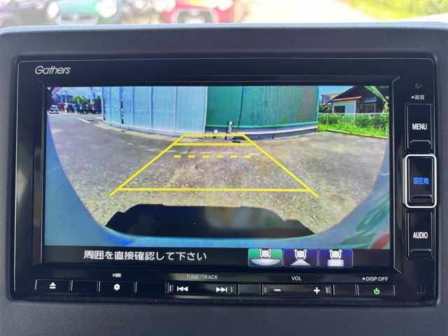 ホンダ Ｎ ＢＯＸ カスタム L 福岡県 2022(令4)年 5万km プラチナホワイトパール ホンダセンシング/横滑り防止機能/レーンキープアシスト/盗難防止機能/衝突被害軽減システム/バックカメラ/純正ナビ/フルセグTV/USB/Bluetooth/CD/ipod/AUX/ETC/純正フロアマット/純正AW/シートヒーター/片側パワースライドドア/イージードアクローザー/ベンチシート/チップアップシート/ACC