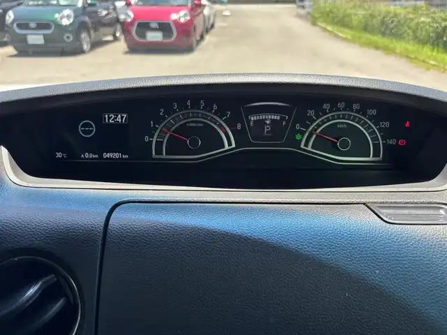 ホンダ Ｎ ＢＯＸ カスタム L 福岡県 2022(令4)年 5万km プラチナホワイトパール ホンダセンシング/横滑り防止機能/レーンキープアシスト/盗難防止機能/衝突被害軽減システム/バックカメラ/純正ナビ/フルセグTV/USB/Bluetooth/CD/ipod/AUX/ETC/純正フロアマット/純正AW/シートヒーター/片側パワースライドドア/イージードアクローザー/ベンチシート/チップアップシート/ACC