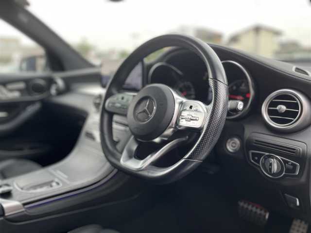 メルセデス・ベンツ ＧＬＣ２２０ d 4マチック AMGライン 栃木県 2020(令2)年 5.3万km ポーラホワイト パノラミックスライディングルーフ/レーダーセーフティ /キーレスゴー/パドルシフト/ACC/ナビ/全方位カメラ/フルセグTV/ETC/パワーシート /全席シートヒーター /パワーテールゲート/LEDヘッドライト/オートライト/パークトロニック /エアサスペンション/レーンキープアシスト/ブラインドスポット /ドラレコ前後/アンビエントライト