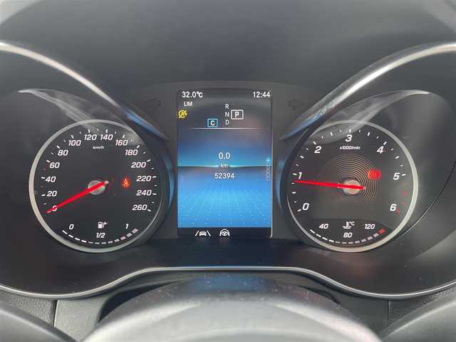 メルセデス・ベンツ ＧＬＣ２２０ d 4マチック AMGライン 栃木県 2020(令2)年 5.3万km ポーラホワイト パノラミックスライディングルーフ/レーダーセーフティ /キーレスゴー/パドルシフト/ACC/ナビ/全方位カメラ/フルセグTV/ETC/パワーシート /全席シートヒーター /パワーテールゲート/LEDヘッドライト/オートライト/パークトロニック /エアサスペンション/レーンキープアシスト/ブラインドスポット /ドラレコ前後/アンビエントライト