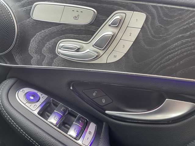 メルセデス・ベンツ ＧＬＣ２２０ d 4マチック AMGライン 栃木県 2020(令2)年 5.3万km ポーラホワイト パノラミックスライディングルーフ/レーダーセーフティ /キーレスゴー/パドルシフト/ACC/ナビ/全方位カメラ/フルセグTV/ETC/パワーシート /全席シートヒーター /パワーテールゲート/LEDヘッドライト/オートライト/パークトロニック /エアサスペンション/レーンキープアシスト/ブラインドスポット /ドラレコ前後/アンビエントライト