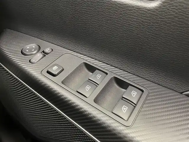 三菱 デリカＤ：５ シャモニー 宮城県 2025(令7)年 0.1千km グレーⅡ CHAMONIX (8人)　4WD　e-Assist/オリジナルナビ取付パッケージ＋リアモニター取付パッケージ(25/300)　ステップレス　（8人）D:5専用11型ナビゲーション(322/300)/登録済未使用車/アルパイン１１型ナビ/ＨＤＭＩ入力端子/専用ハーフレザーシート/パワーバックドア/パワーシート/シート／ステアリングヒーター/ＢＳＭ/アダプティブクルーズコントロール/フルセグＴＶ/専用１８ＡＷ