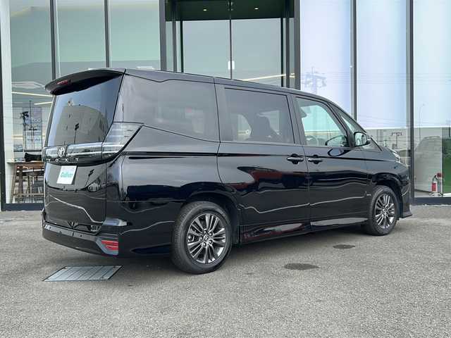 トヨタ ヴォクシー S－G 愛媛県 2023(令5)年 2万km アティチュードブラックマイカ 純正ディスプレイオーディオ/両側パワースライドドア/ETC2.0/クルーズコントロール/コーナーセンサー前後/オートハイビーム/オートライト/LED/レーンキープアシスト/バックカメラ/ウォークスルー/純正16AW/Bluetooth/スマートキー