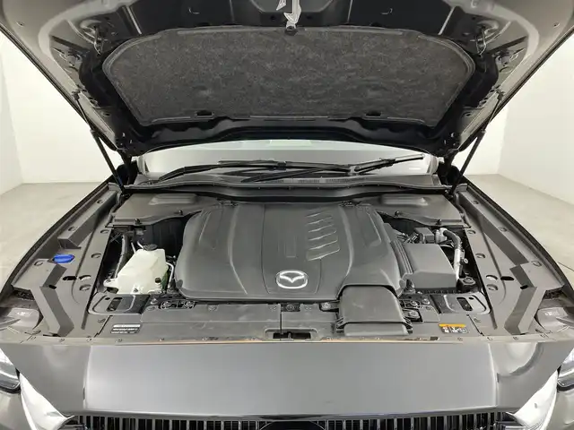 マツダ ＣＸ－６０ XD Sパッケージ 大分県 2024(令6)年 2.2万km ジェットブラックマイカ 純正10.25インチセンターディスプレイ/（AM/FM/Bluetooth/フルセグ/スマホ連携）/360°ビューモニター/ワイヤレス充電/ビルトインETC/アダプティブLEDヘッドライト/レーンキープアシストシステム/緊急時車線維持支援/ブラインドスポットモニタリング/スマートブレーキサポート/（前方・後進時検知機能/後進時左右接近物検知機能）/全車速追従機能付マツダレーダークルーズコントロール/前側方接近車両検知/交通標識認知システム/本革巻きステアリング/ステアリングリモコン/ステアリングヒーター/運転席パワーシート/運転席シートメモリ/前席シートヒーター/純正LEDヘッドライト/オートライト/オールオートウィンドウ/パワーバックドア/電動パーキングブレーキ/オートブレーキホールド/HDMI入力端子/トノカバー/アイドリングストップ