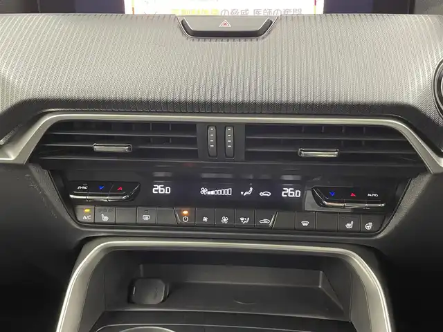 マツダ ＣＸ－６０ XD Sパッケージ 大分県 2024(令6)年 2.2万km ジェットブラックマイカ 純正10.25インチセンターディスプレイ/（AM/FM/Bluetooth/フルセグ/スマホ連携）/360°ビューモニター/ワイヤレス充電/ビルトインETC/アダプティブLEDヘッドライト/レーンキープアシストシステム/緊急時車線維持支援/ブラインドスポットモニタリング/スマートブレーキサポート/（前方・後進時検知機能/後進時左右接近物検知機能）/全車速追従機能付マツダレーダークルーズコントロール/前側方接近車両検知/交通標識認知システム/本革巻きステアリング/ステアリングリモコン/ステアリングヒーター/運転席パワーシート/運転席シートメモリ/前席シートヒーター/純正LEDヘッドライト/オートライト/オールオートウィンドウ/パワーバックドア/電動パーキングブレーキ/オートブレーキホールド/HDMI入力端子/トノカバー/アイドリングストップ