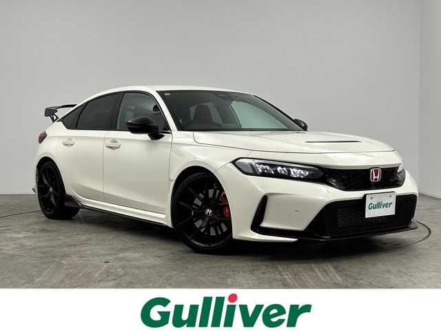 ホンダ シビック タイプR 三重県 2025(令7)年 0.8万km チャンピオンシップホワイト /禁煙車　//レーダークルーズコントロール　//前後ドライブレコーダー　//ＥＴＣ　//クリアランスソナー　//ＢＳＭ　//オートハイビーム　//フルセグＴＶ・BT・USB・スマホ連動//ＬＥＤライト　//電動パーキングブレーキ　//ステアリングリモコン
