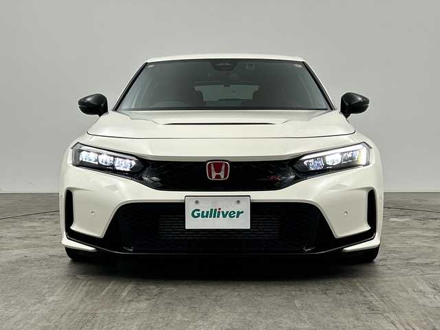 ホンダ シビック タイプR 三重県 2025(令7)年 0.8万km チャンピオンシップホワイト /禁煙車　//レーダークルーズコントロール　//前後ドライブレコーダー　//ＥＴＣ　//クリアランスソナー　//ＢＳＭ　//オートハイビーム　//フルセグＴＶ・BT・USB・スマホ連動//ＬＥＤライト　//電動パーキングブレーキ　//ステアリングリモコン