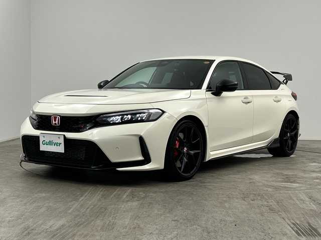 ホンダ シビック タイプR 三重県 2025(令7)年 0.8万km チャンピオンシップホワイト /禁煙車　//レーダークルーズコントロール　//前後ドライブレコーダー　//ＥＴＣ　//クリアランスソナー　//ＢＳＭ　//オートハイビーム　//フルセグＴＶ・BT・USB・スマホ連動//ＬＥＤライト　//電動パーキングブレーキ　//ステアリングリモコン