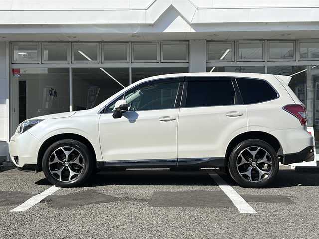 スバル フォレスター 2．0XT 京都府 2014(平26)年 8.1万km サテンホワイトパール (株)IDOMが運営する【じしゃロン伏見店】の自社ローン専用車両になりますこちらは現金またはオートローンご利用時の価格です。自社ローンご希望の方は別途その旨お申付け下さい/社外ナビ/社外品マフラー/DTV/Bカメラ/前席パワーシート/シートヒーター/クルコン/BT/CD/DVD/パドルシフト/ハーフレザー