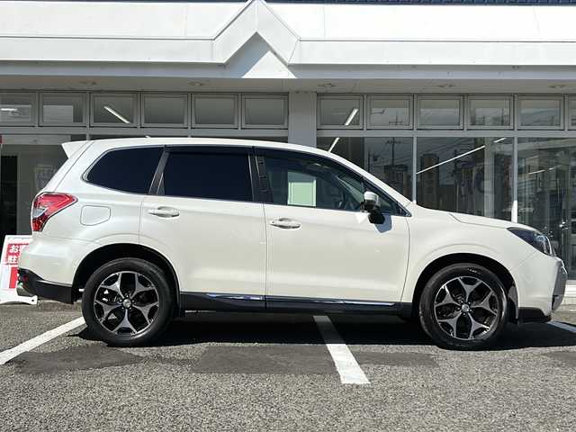 スバル フォレスター 2．0XT 京都府 2014(平26)年 8.1万km サテンホワイトパール (株)IDOMが運営する【じしゃロン伏見店】の自社ローン専用車両になりますこちらは現金またはオートローンご利用時の価格です。自社ローンご希望の方は別途その旨お申付け下さい/社外ナビ/社外品マフラー/DTV/Bカメラ/前席パワーシート/シートヒーター/クルコン/BT/CD/DVD/パドルシフト/ハーフレザー