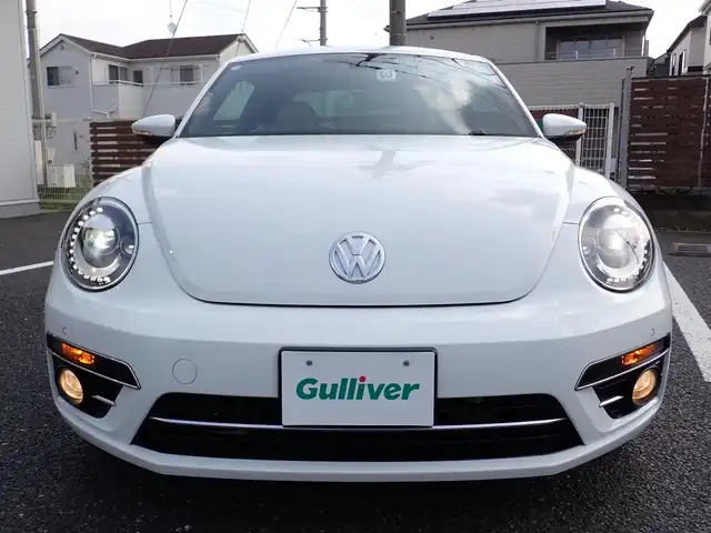 フォルクスワーゲン ザ・ビートル エクスクルーシブ 千葉県 2018(平30)年 5.6万km 白 500台限定車/ダイヤモンドステッチレザーシート/純正18インチアルミホイール/2ゾーンフルオートエアコン/Fシートヒーター/F、Rコーナーセンサー/純正7インチナビゲーシュン/・バックカメラー/・Bluetooth接続/・地上波フルセグTV/ビルトインETC/パドルシフト/オートライト/クルーズコントロール/スマートキー2個/プッシュスタート/取扱い説明書