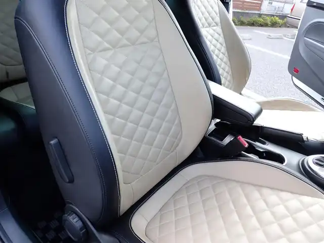 フォルクスワーゲン ザ・ビートル エクスクルーシブ 千葉県 2018(平30)年 5.6万km 白 500台限定車/ダイヤモンドステッチレザーシート/純正18インチアルミホイール/2ゾーンフルオートエアコン/Fシートヒーター/F、Rコーナーセンサー/純正7インチナビゲーシュン/・バックカメラー/・Bluetooth接続/・地上波フルセグTV/ビルトインETC/パドルシフト/オートライト/クルーズコントロール/スマートキー2個/プッシュスタート/取扱い説明書