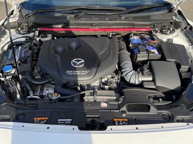 マツダ アテンザ ワゴン XD Lパッケージ 岩手県 2015(平27)年 7.3万km スノーフレイクホワイトパールマイカ ＢＯＳＥサウンド　スマートシティブレーキ　マツダコネクトナビ　フルセグ　バックＣ　Ｂｌｕｅｔｏｏｔｈ　パドルシフト　レーダークルーズ　メモリ付電動本革シート　シートヒーター　純正１９ＡＷ　スマートキー