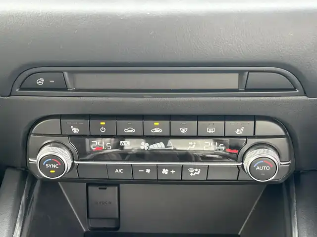 マツダ ＣＸ－５ 25S スポーツアピアランス 東京都 2022(令4)年 0.7万km ディープクリスタルブルーマイカ ワンオーナー/純正10.25インチSDナビ/　フルセグTV/DVD/CD/Bluetooth/360°ビューモニター/アドバンストスマートシティブレーキサポート/後退時スマートシティブレーキサポート/誤発進抑制/スマートブレーキサポート/レーダークルーズコントロール/クルージングトラフィックサポート/ブラインドスポットモニタリング/車線逸脱警報システム/レーンキープアシスト/パーキングセンサー/ヘッドアップディスプレイ/アダプティブLEDヘッドライト/オートライト/ハンズフリーパワーバックドア/純正19インチアルミホイール/レザーシート/パワーシート/シートヒーター/シートメモリー/革巻きステアリングホイール/パドルシフト/ステアリングヒーター/ステアリングスイッチ/ワイヤレス充電/ドライブレコーダー/プッシュスタート/スマートキー/電動オート格納ミラー/ヒーターミラー/ウインカーミラー/LEDバニティミラー/LEDルームランプ/LEDフットランプ/フロアマット/保証書/取扱説明書/スペアキー