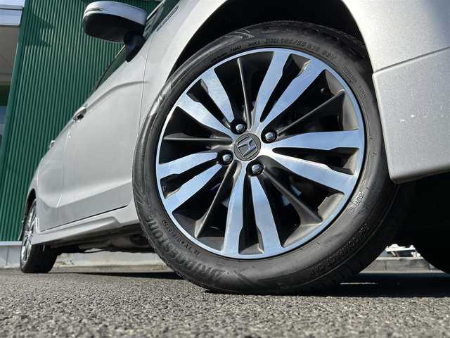 ホンダ フィット ハイブリット Sパッケージ 神奈川県 2013(平25)年 7.3万km アラバスターシルバーメタリック ワンオーナー/無限フロントスポイラー/無限スポーツマフラー/無限フロアマット/無限スカッフプレート/無限カーボンシフトノブ/Hondaインターナビ/・CD/DVD/・Bluetooth/・HDMI接続/・フルセグテレビ/バックカメラ/ETC/ドライブレコーダー/クルーズコントロール/パドルシフト/LEDヘッドライト/LEDフォグランプ/ヒルスタートアシスト/スマートキー＆プッシュスタート/純正16インチAW/Wエアバッグ