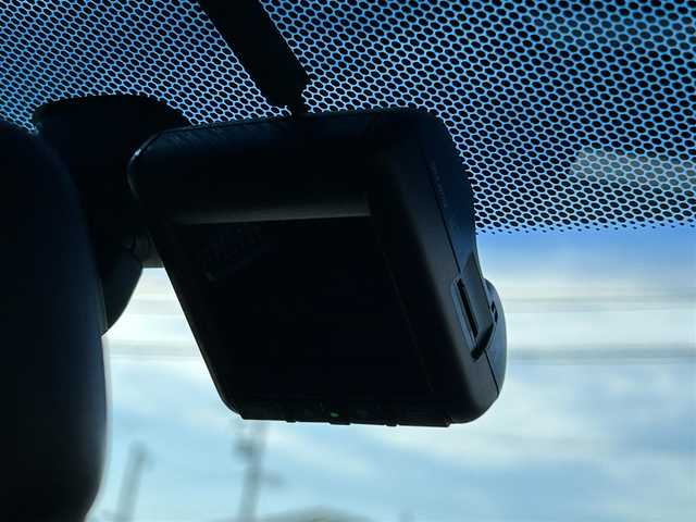 ホンダ フィット ハイブリット Sパッケージ 神奈川県 2013(平25)年 7.3万km アラバスターシルバーメタリック ワンオーナー/無限フロントスポイラー/無限スポーツマフラー/無限フロアマット/無限スカッフプレート/無限カーボンシフトノブ/Hondaインターナビ/・CD/DVD/・Bluetooth/・HDMI接続/・フルセグテレビ/バックカメラ/ETC/ドライブレコーダー/クルーズコントロール/パドルシフト/LEDヘッドライト/LEDフォグランプ/ヒルスタートアシスト/スマートキー＆プッシュスタート/純正16インチAW/Wエアバッグ