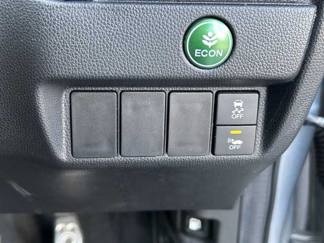 ホンダ フィット ハイブリット Sパッケージ 神奈川県 2013(平25)年 7.3万km アラバスターシルバーメタリック ワンオーナー/無限フロントスポイラー/無限スポーツマフラー/無限フロアマット/無限スカッフプレート/無限カーボンシフトノブ/Hondaインターナビ/・CD/DVD/・Bluetooth/・HDMI接続/・フルセグテレビ/バックカメラ/ETC/ドライブレコーダー/クルーズコントロール/パドルシフト/LEDヘッドライト/LEDフォグランプ/ヒルスタートアシスト/スマートキー＆プッシュスタート/純正16インチAW/Wエアバッグ