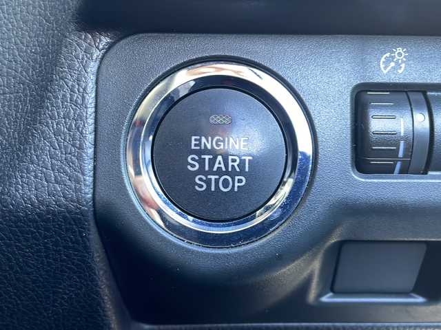 スバル ＷＲＸ ＳＴＩ STI 山形県 2015(平27)年 4.7万km クリスタルホワイトP ・ワンオーナー/・レイズ18インチAW/・ナビ/フルセグ/CD DVD/Bluetooth/・ETC/・前方ドラレコ/・横滑り防止装置/・オートライト/・フロントワイパーデアイサー/・ハーフレザーシート/・D席パワーシート/・純正マット/・純正AW＋スタッドレスタイヤ車載/・スペアキー1本/・保証書/・取扱説明書