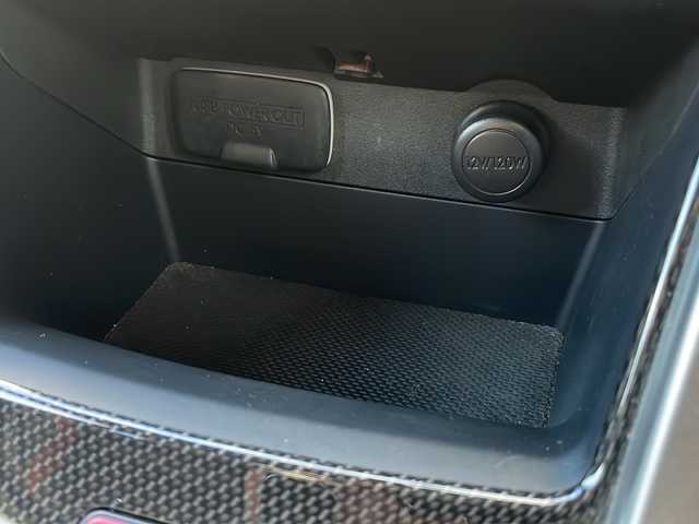 スバル ＷＲＸ ＳＴＩ STI 山形県 2015(平27)年 4.7万km クリスタルホワイトP ・ワンオーナー/・レイズ18インチAW/・ナビ/フルセグ/CD DVD/Bluetooth/・ETC/・前方ドラレコ/・横滑り防止装置/・オートライト/・フロントワイパーデアイサー/・ハーフレザーシート/・D席パワーシート/・純正マット/・純正AW＋スタッドレスタイヤ車載/・スペアキー1本/・保証書/・取扱説明書