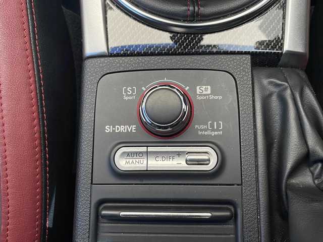 スバル ＷＲＸ ＳＴＩ STI 山形県 2015(平27)年 4.7万km クリスタルホワイトP ・ワンオーナー/・レイズ18インチAW/・ナビ/フルセグ/CD DVD/Bluetooth/・ETC/・前方ドラレコ/・横滑り防止装置/・オートライト/・フロントワイパーデアイサー/・ハーフレザーシート/・D席パワーシート/・純正マット/・純正AW＋スタッドレスタイヤ車載/・スペアキー1本/・保証書/・取扱説明書