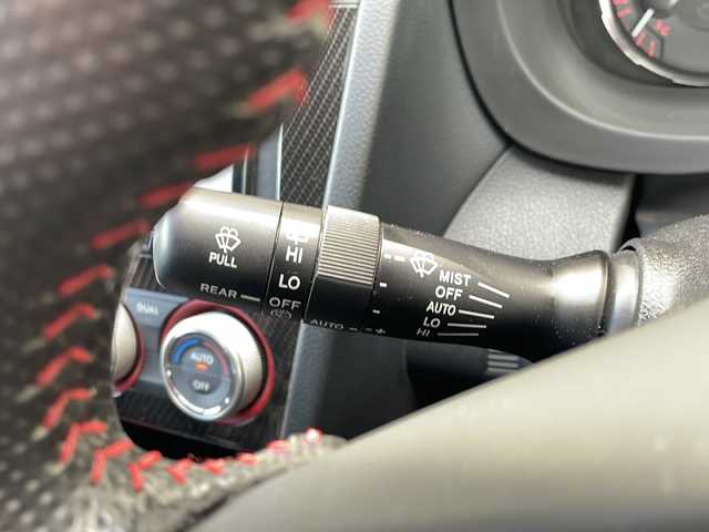 スバル ＷＲＸ ＳＴＩ STI 山形県 2015(平27)年 4.7万km クリスタルホワイトP ・ワンオーナー/・レイズ18インチAW/・ナビ/フルセグ/CD DVD/Bluetooth/・ETC/・前方ドラレコ/・横滑り防止装置/・オートライト/・フロントワイパーデアイサー/・ハーフレザーシート/・D席パワーシート/・純正マット/・純正AW＋スタッドレスタイヤ車載/・スペアキー1本/・保証書/・取扱説明書