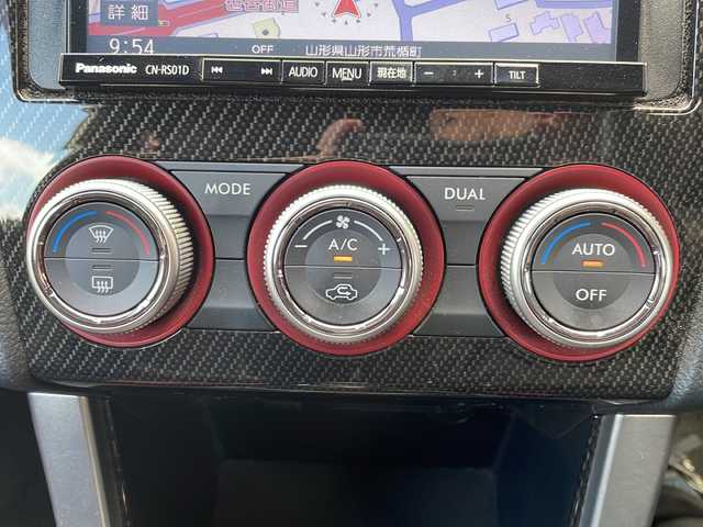 スバル ＷＲＸ ＳＴＩ STI 山形県 2015(平27)年 4.7万km クリスタルホワイトP ・ワンオーナー/・RAYS18インチAW/・ナビ/フルセグ/CD DVD/Bluetooth/・ETC/・前方ドラレコ/・横滑り防止装置/・オートライト/・フロントワイパーデアイサー/・ハーフレザーシート/・D席パワーシート/・純正マット/・純正AW＋スタッドレスタイヤ車載/・スペアキー1本/・保証書/・取扱説明書