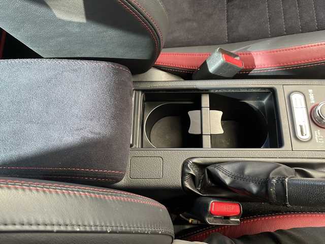 スバル ＷＲＸ ＳＴＩ STI 山形県 2015(平27)年 4.7万km クリスタルホワイトP ・ワンオーナー/・RAYS18インチAW/・ナビ/フルセグ/CD DVD/Bluetooth/・ETC/・前方ドラレコ/・横滑り防止装置/・オートライト/・フロントワイパーデアイサー/・ハーフレザーシート/・D席パワーシート/・純正マット/・純正AW＋スタッドレスタイヤ車載/・スペアキー1本/・保証書/・取扱説明書