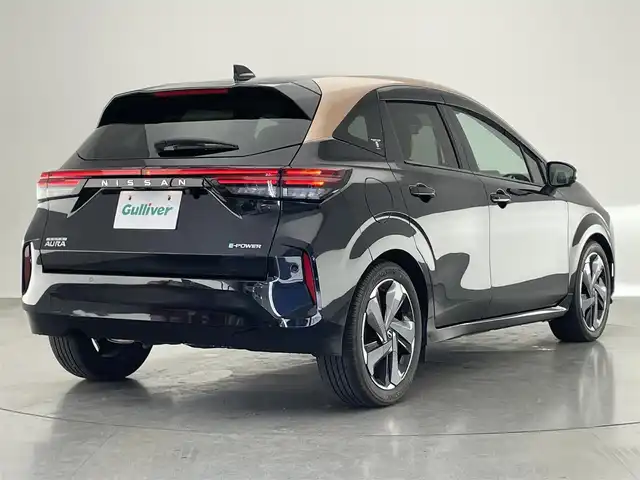 日産 オーラ G レザーエディション 愛知県 2022(令4)年 1.9万km ミッドナイトブラック/サンライズカッパー ＮｉｓｓａｎＣｏｎｎｅｃｔ９型ナビ　ＢＯＳＥ　デジイン　全方位カメラ　ＢＳＭ　黒革　プロパイロット　ＨＤＭＩ　禁煙車　フルセグ　ＥＴＣ２．０　ドラレコ　ＬＥＤライト　コーナーセンサー　ワイヤレス充電　フォグランプ　オートハイビーム　電子パーキング　USB　Bluetooth　衝突軽減　車線逸脱　純正フロアマット　プッシュスタート　スマートキー