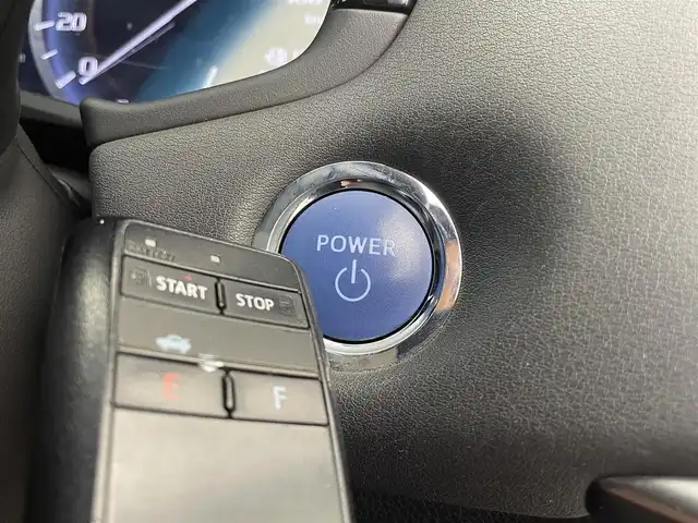 トヨタ クラウン ハイブリッド S 宮城県 2022(令4)年 9.6万km ブラック 純正12.3インチナビ/ＢＳＭ/アダプティブクルーズコントロール/ＲＣＴＡ/バックモニター/クリアランスソナー/シートヒーター/運転席/助手席パワーシート/ハーフレザーシート/スマートフォン連携/フルセグTV/純正EGスターター/トヨタセーフティセンス/ビルトインETC/電動パーキングブレーキ/オートホールド/法人ワンオーナー/禁煙車