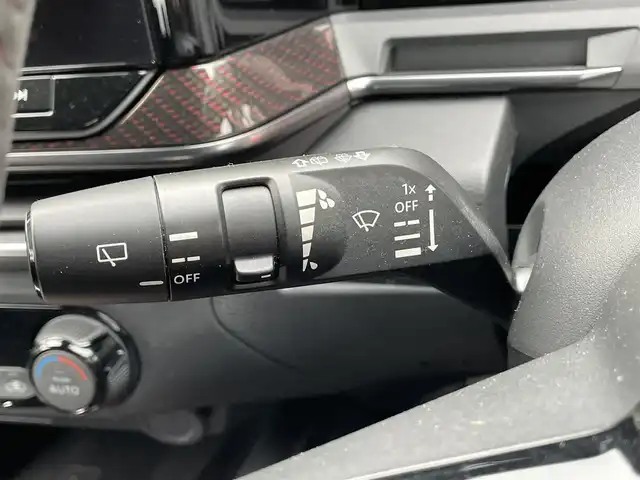 日産 オーラ ニスモ 滋賀県 2022(令4)年 1.3万km ピュアホワイトパール / スーパーブラック 2トーン 純正ナビ/（Bluetooth/USB/HDMI/AppleCarPlay/フルセグTV）/全方位カメラ/前方ドライブレコーダー/コーナーセンサー/プロパイロット/デジタルインナーミラー/アイドリングストップ/衝突軽減装置/電動パーキングブレーキ/オートハイビーム/ハーフレザーシート/置くだけ充電/スマートキー/純正フロアマット/ビルトインETC２．０/横滑り防止装置/カーテンエアバッグ/LEDライト