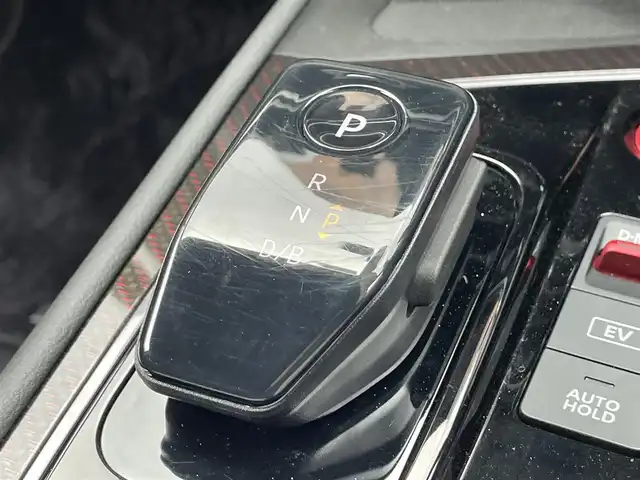 日産 オーラ ニスモ 滋賀県 2022(令4)年 1.3万km ピュアホワイトパール / スーパーブラック 2トーン 純正ナビ/（Bluetooth/USB/HDMI/AppleCarPlay/フルセグTV）/全方位カメラ/前方ドライブレコーダー/コーナーセンサー/プロパイロット/デジタルインナーミラー/アイドリングストップ/衝突軽減装置/電動パーキングブレーキ/オートハイビーム/ハーフレザーシート/置くだけ充電/スマートキー/純正フロアマット/ビルトインETC２．０/横滑り防止装置/カーテンエアバッグ/LEDライト