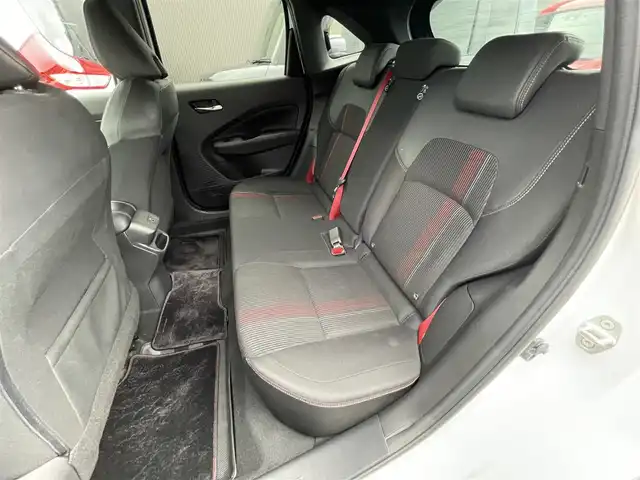 日産 オーラ ニスモ 滋賀県 2022(令4)年 1.3万km ピュアホワイトパール / スーパーブラック 2トーン 純正ナビ/（Bluetooth/USB/HDMI/AppleCarPlay/フルセグTV）/全方位カメラ/前方ドライブレコーダー/コーナーセンサー/プロパイロット/デジタルインナーミラー/アイドリングストップ/衝突軽減装置/電動パーキングブレーキ/オートハイビーム/ハーフレザーシート/置くだけ充電/スマートキー/純正フロアマット/ビルトインETC２．０/横滑り防止装置/カーテンエアバッグ/LEDライト