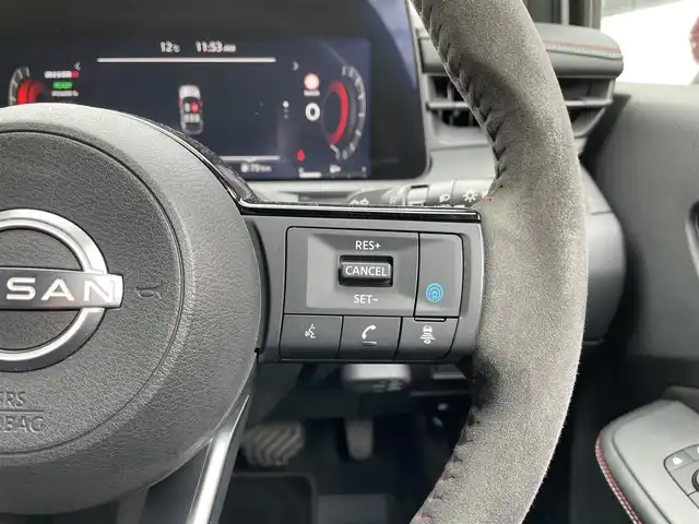 日産 オーラ ニスモ 滋賀県 2022(令4)年 1.3万km ピュアホワイトパール / スーパーブラック 2トーン 純正ナビ/（Bluetooth/USB/HDMI/AppleCarPlay/フルセグTV）/全方位カメラ/前方ドライブレコーダー/コーナーセンサー/プロパイロット/デジタルインナーミラー/アイドリングストップ/衝突軽減装置/電動パーキングブレーキ/オートハイビーム/ハーフレザーシート/置くだけ充電/スマートキー/純正フロアマット/ビルトインETC２．０/横滑り防止装置/カーテンエアバッグ/LEDライト