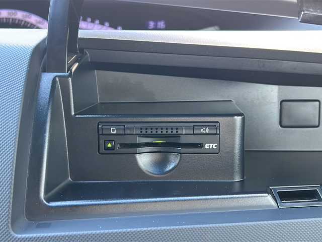 トヨタ エスティマ アエラス サイドリフトアップ 兵庫県 2016(平28)年 8.3万km ホワイトパールクリスタルシャイン 福祉車両/純正SDナビ/Bluetooth・AM/FM・CD・DVD/フルセグTV/バックカメラ/ビルトインETC/両側パワースライドドア/2列目左側サイドリフトシート/クルーズコントロール/アンチロック・ブレーキ・システム/横滑り防止装置/純正フロアマット/革巻きステアリング/LEDヘッドライト/プッシュスタート/スマートキー