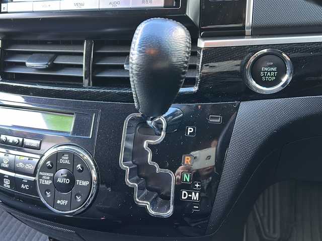 トヨタ エスティマ アエラス サイドリフトアップ 兵庫県 2016(平28)年 8.3万km ホワイトパールクリスタルシャイン 福祉車両/純正SDナビ/Bluetooth・AM/FM・CD・DVD/フルセグTV/バックカメラ/ビルトインETC/両側パワースライドドア/2列目左側サイドリフトシート/クルーズコントロール/アンチロック・ブレーキ・システム/横滑り防止装置/純正フロアマット/革巻きステアリング/LEDヘッドライト/プッシュスタート/スマートキー