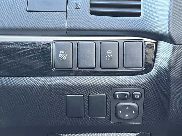 トヨタ エスティマ アエラス サイドリフトアップ 兵庫県 2016(平28)年 8.3万km ホワイトパールクリスタルシャイン 福祉車両/純正SDナビ/Bluetooth・AM/FM・CD・DVD/フルセグTV/バックカメラ/ビルトインETC/両側パワースライドドア/2列目左側サイドリフトシート/クルーズコントロール/アンチロック・ブレーキ・システム/横滑り防止装置/純正フロアマット/革巻きステアリング/LEDヘッドライト/プッシュスタート/スマートキー