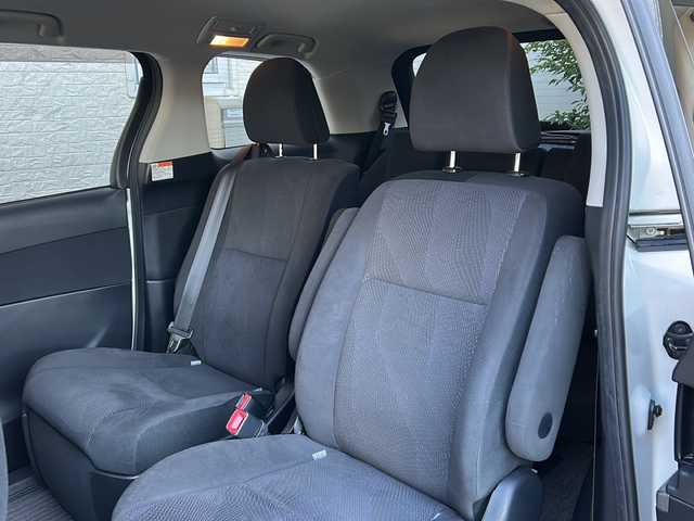 トヨタ エスティマ アエラス サイドリフトアップ 兵庫県 2016(平28)年 8.3万km ホワイトパールクリスタルシャイン 福祉車両/純正SDナビ/Bluetooth・AM/FM・CD・DVD/フルセグTV/バックカメラ/ビルトインETC/両側パワースライドドア/2列目左側サイドリフトシート/クルーズコントロール/アンチロック・ブレーキ・システム/横滑り防止装置/純正フロアマット/革巻きステアリング/LEDヘッドライト/プッシュスタート/スマートキー